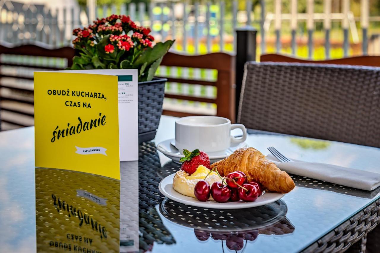 Holiday Inn Resort Warsaw Józefów, an IHG Hotel Jozefow (Masovia) Exterior foto