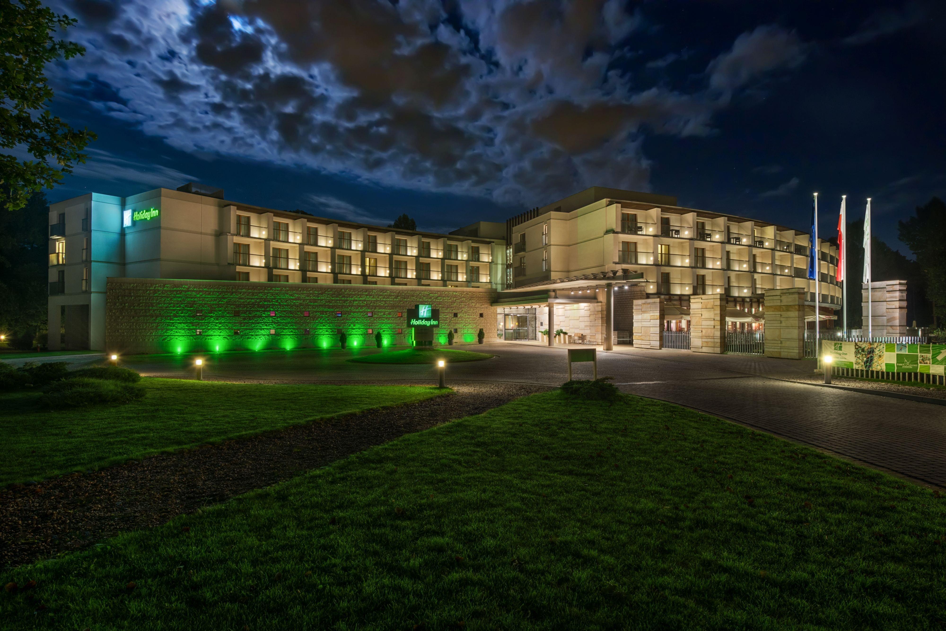 Holiday Inn Resort Warsaw Józefów, an IHG Hotel Jozefow (Masovia) Exterior foto