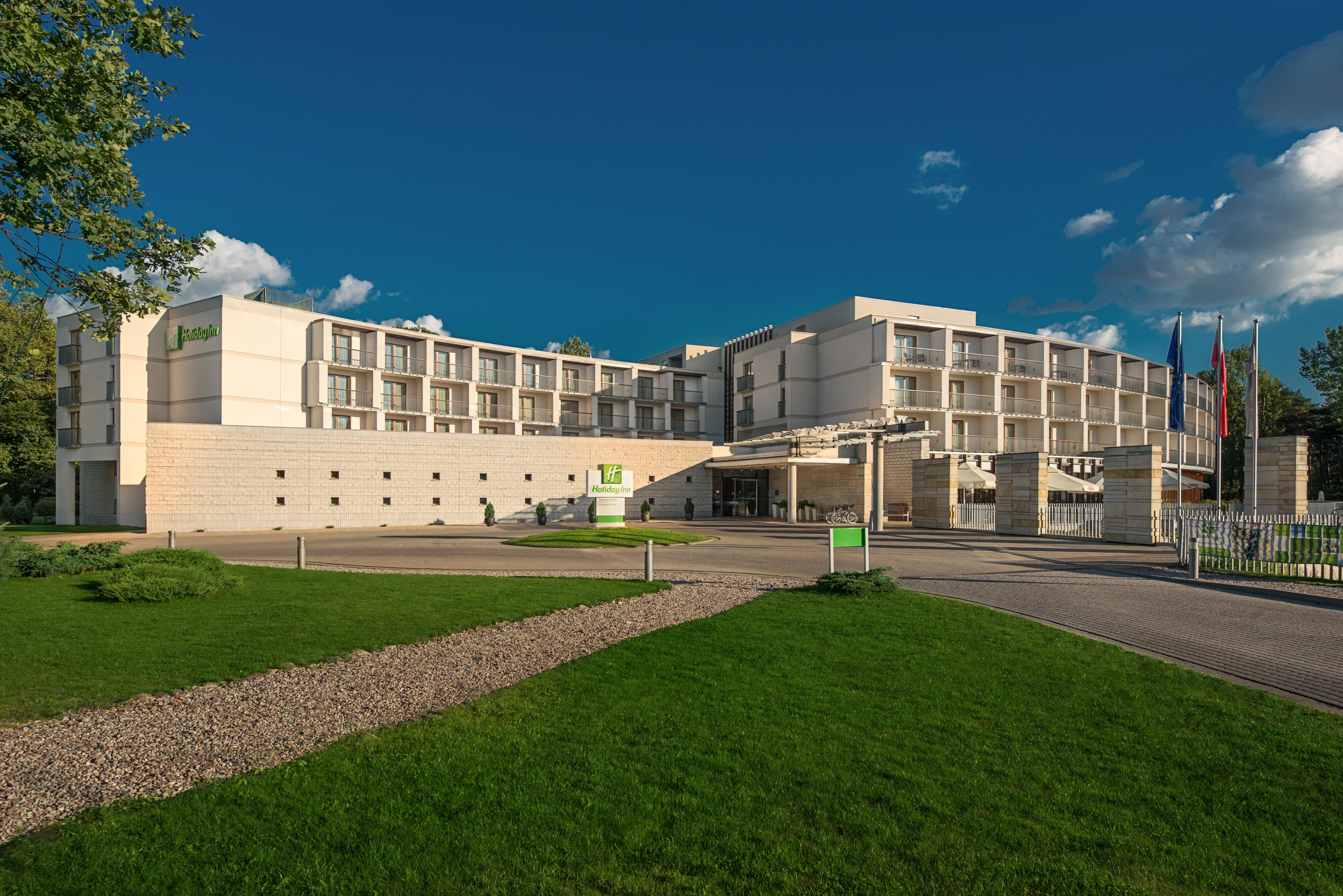 Holiday Inn Resort Warsaw Józefów, an IHG Hotel Jozefow (Masovia) Exterior foto